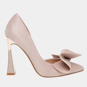 Betsey Johnson Nobble Heels Champagne Glitter Bow Metallic Pump Closed Toe